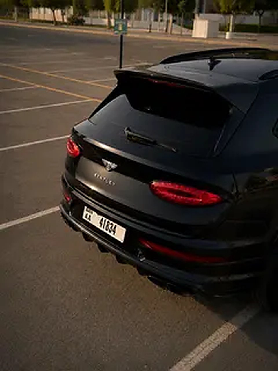 2022 Bentley Bentayga for Rent in Al Barsha 1 (Black) photo 6