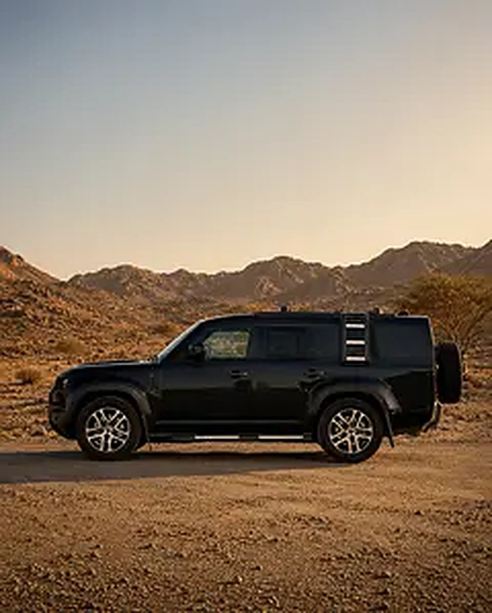 2023 Land Rover Defender for Rent in Al Barsha 1 photo 3