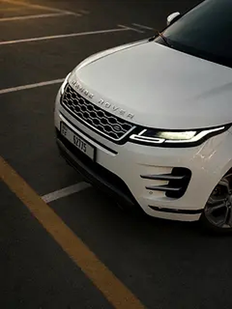 2023 Land Rover Range Rover Evoque for Rent in Al Barsha 1 photo 3