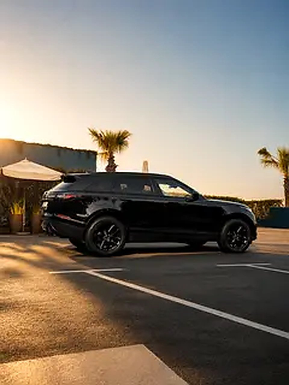 2024 Land Rover Range Rover Velar for Rent in Al Barsha 1 photo 2