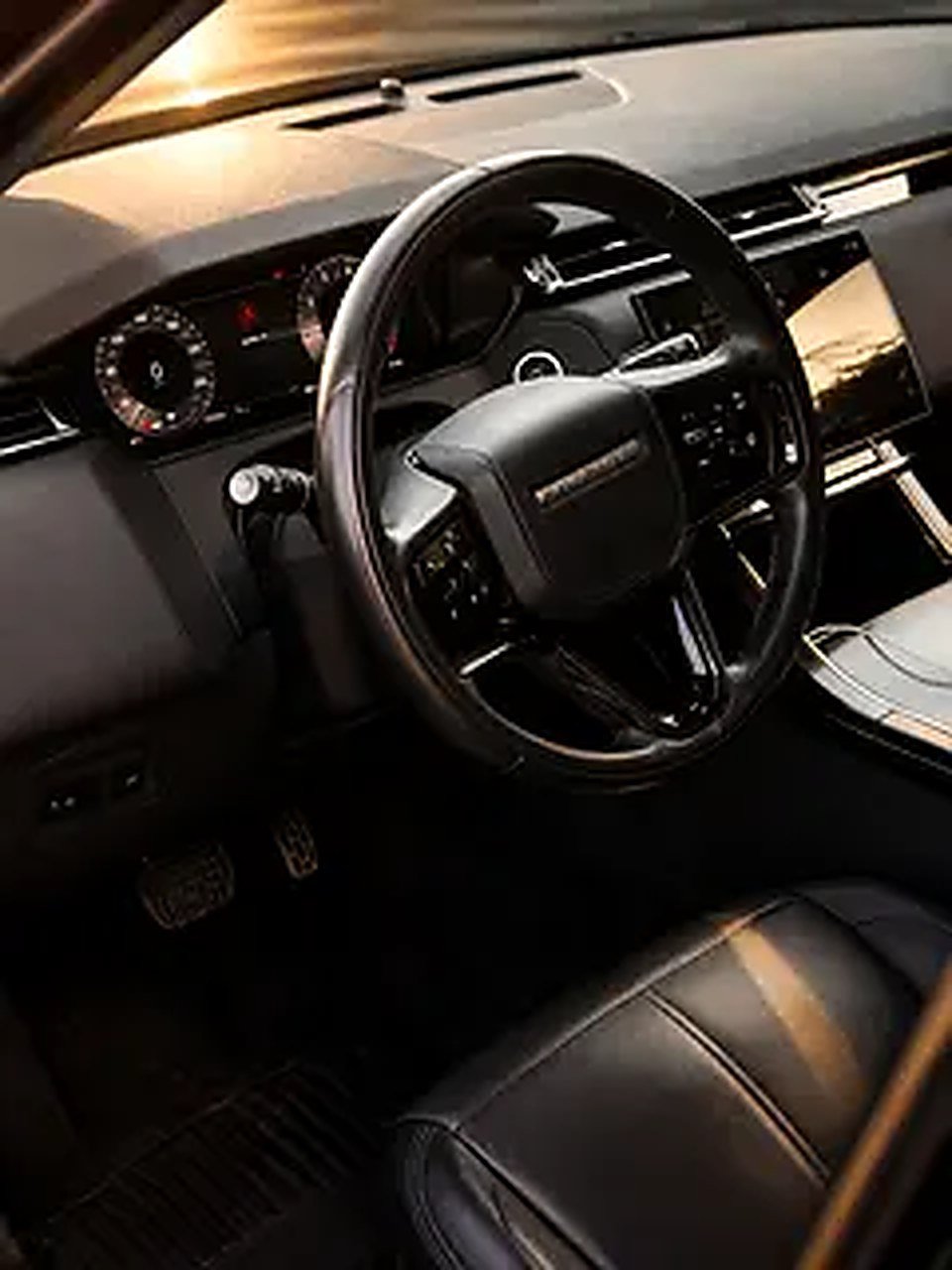2024 Land Rover Range Rover Velar for Rent in Al Barsha 1 photo 4