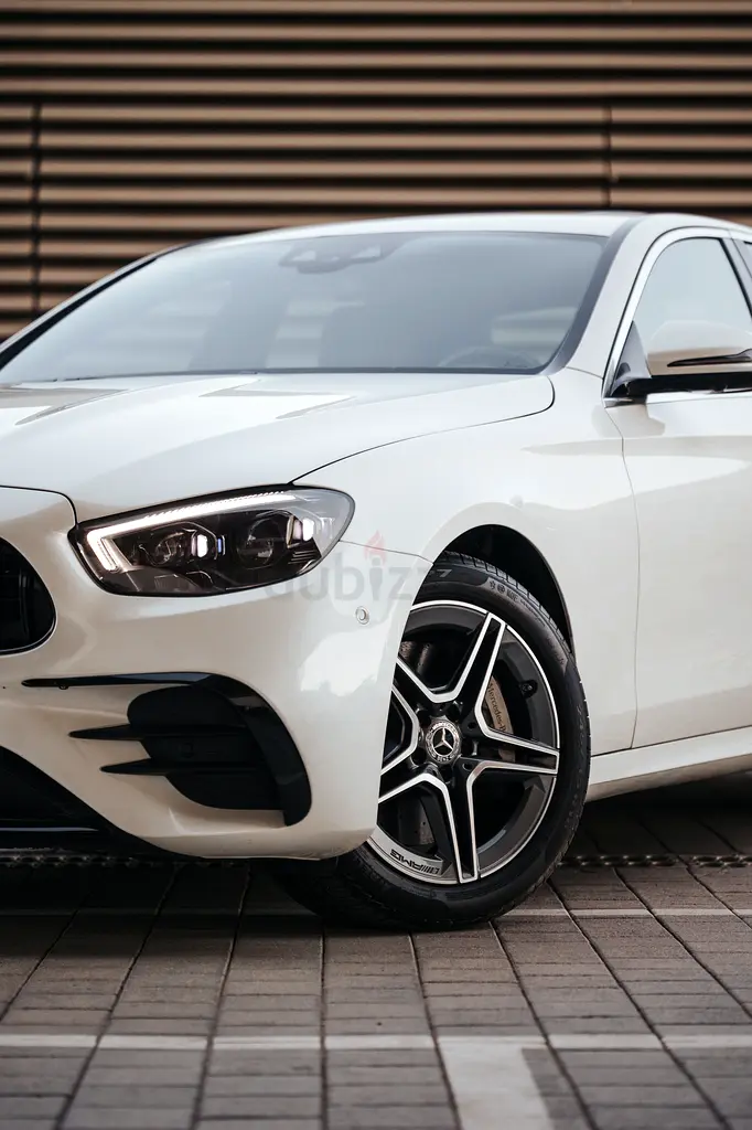 2022 Mercedes-Benz E-Class for Rent in Al Barsha 1 photo 4