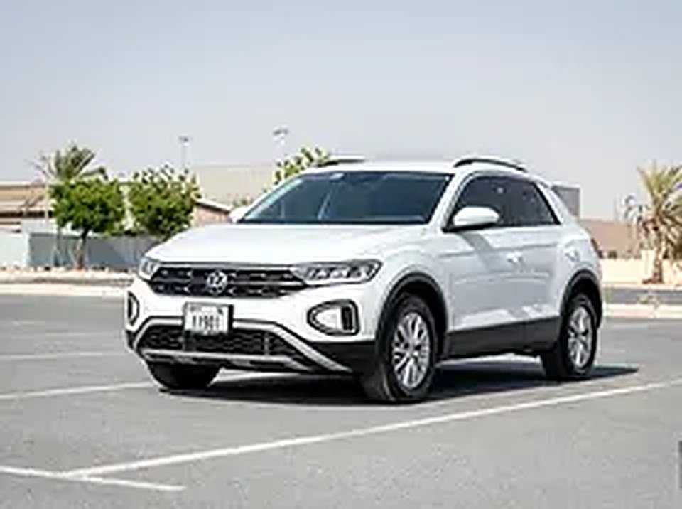 2024 Volkswagen T-Roc for Rent in Motor City photo 2