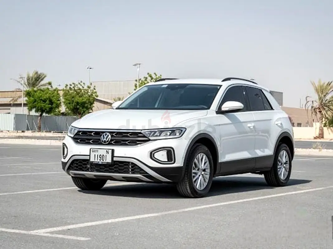 2024 Volkswagen T-Roc for Rent in Motor City photo 2