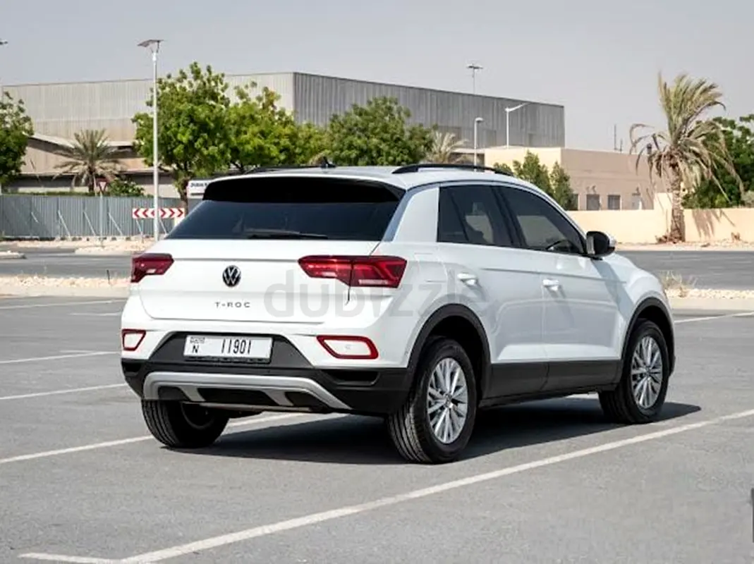 2024 Volkswagen T-Roc for Rent in Motor City photo 4