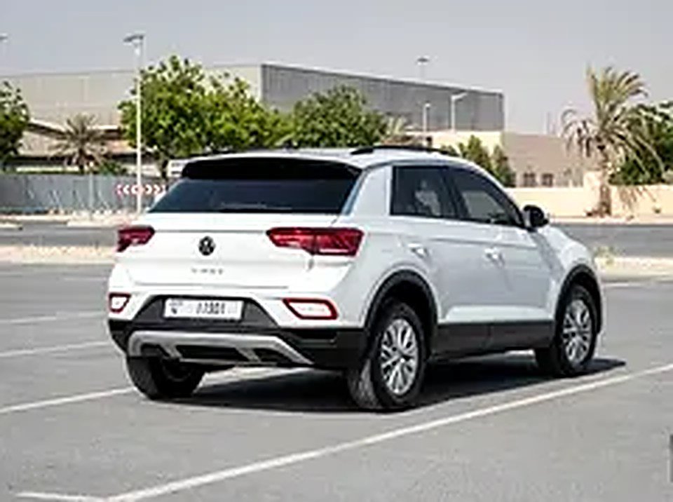 2024 Volkswagen T-Roc for Rent in Motor City photo 4