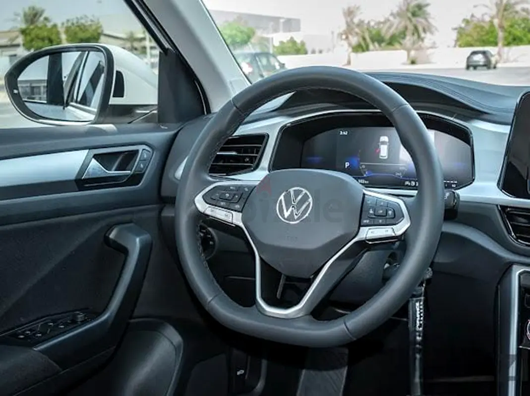 2024 Volkswagen T-Roc for Rent in Motor City photo 7