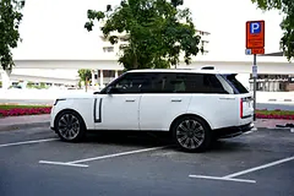 2023 Land Rover Range Rover for Rent in Port Saeed (White, Automatic, 5 Seater, TROPIC OCEAN) photo 2