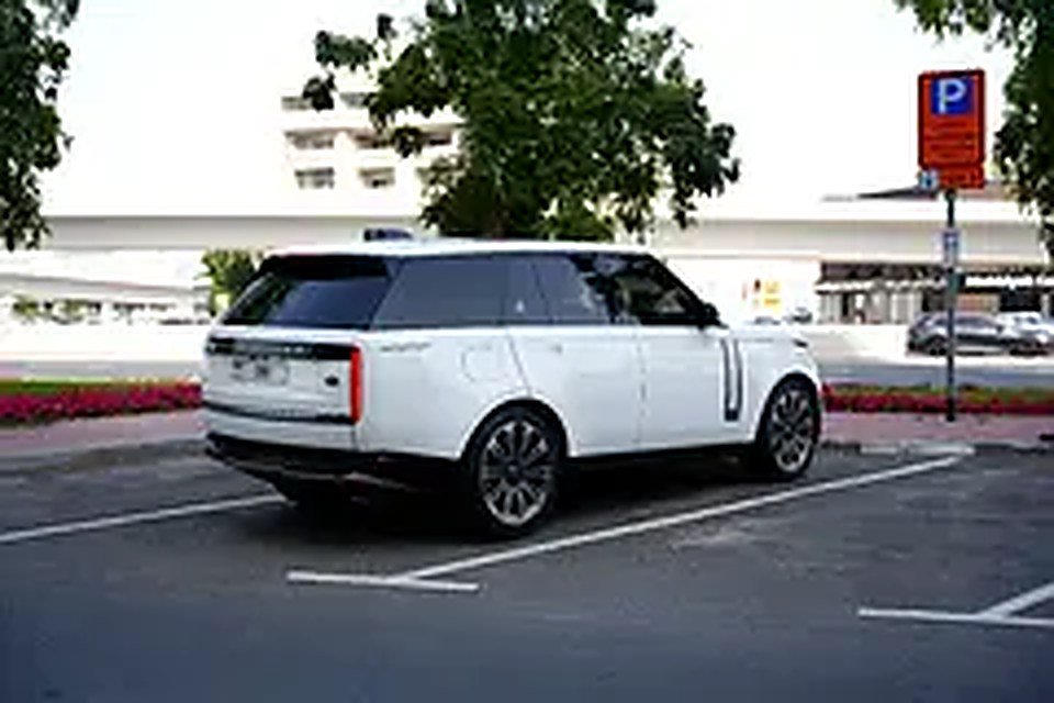 2023 Land Rover Range Rover for Rent in Port Saeed (White, Automatic, 5 Seater, TROPIC OCEAN) photo 5