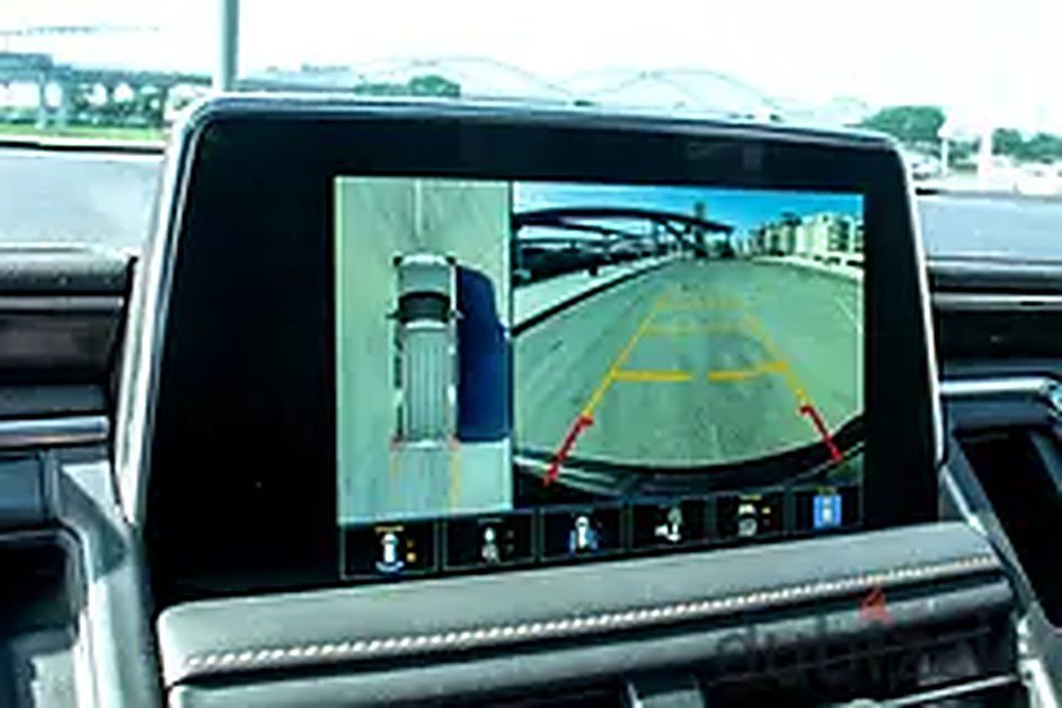 2022 GMC Yukon for Rent in Al Quoz Industrial Area 2 photo 4
