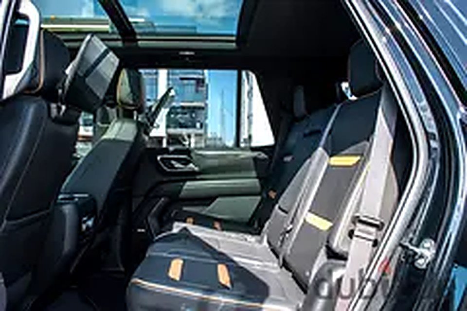 2022 GMC Yukon for Rent in Al Quoz Industrial Area 2 photo 6