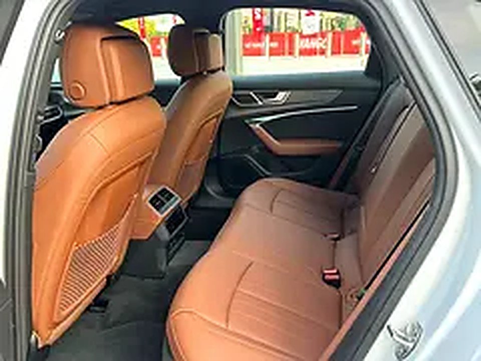 2024 Audi A6 for Rent in Hor Al Anz photo 3