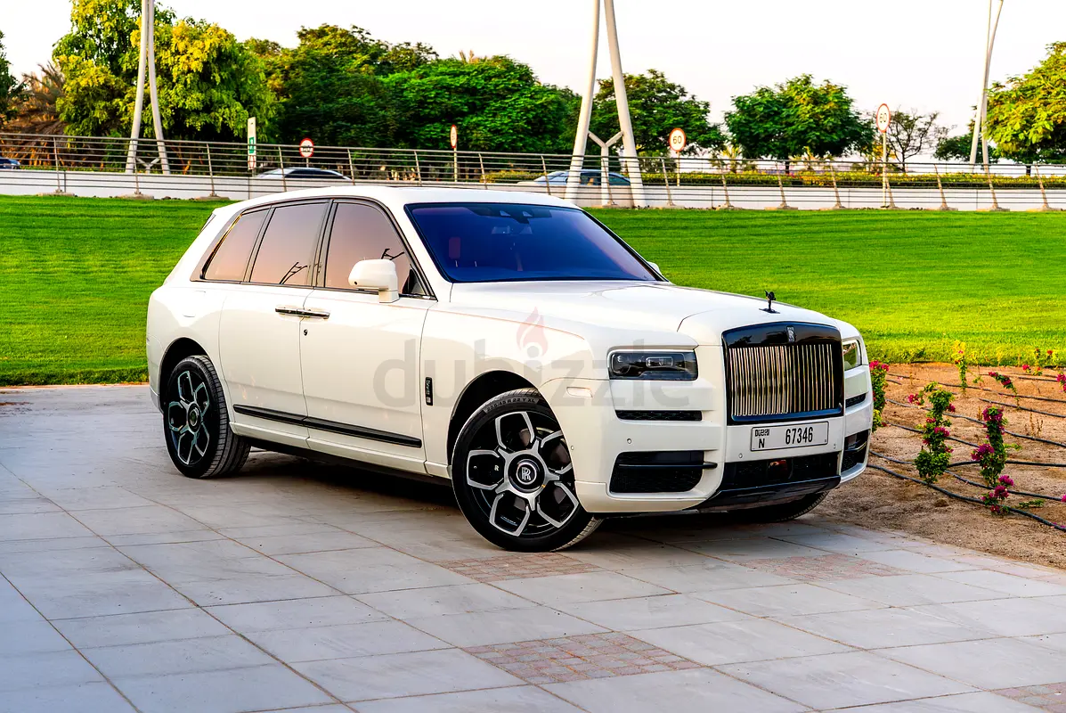 2022 Rolls-Royce Cullinan for Rent in Al Quoz 1 photo 2