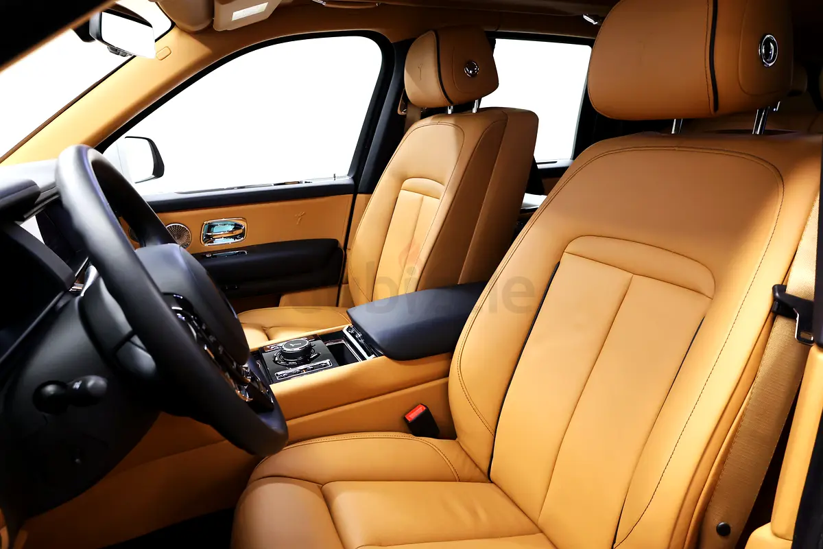 2022 Rolls-Royce Cullinan for Rent in Al Quoz 1 photo 9