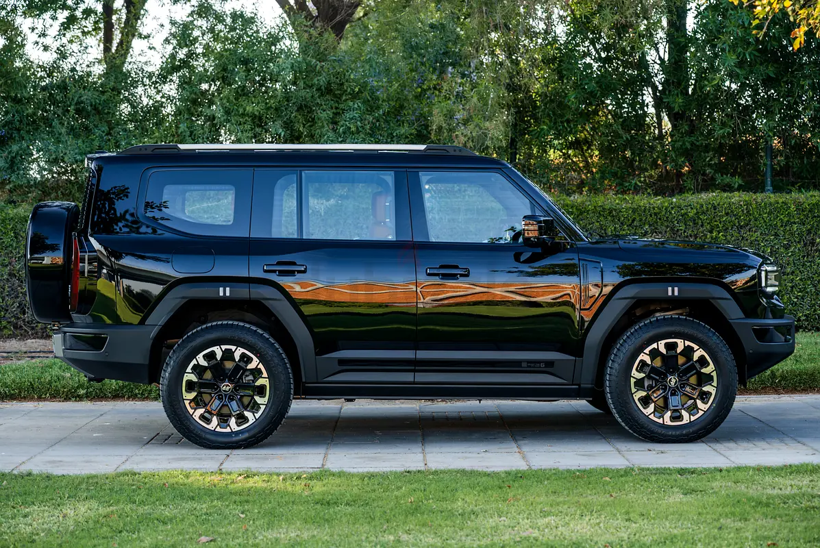 2026 Jetour G700 for Rent in Al Quoz 1 (Black, Automatic, 7 Seater, THE PUPIL) photo 3