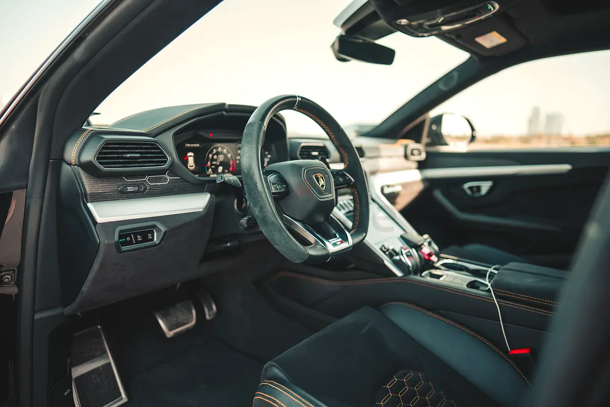 2022 Lamborghini Urus for Rent in Dubai Marina photo 4