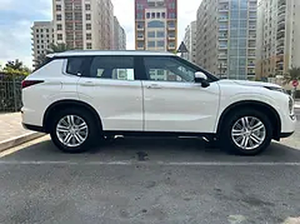 2025 Mitsubishi Outlander for Rent in Al Qusais Industrial 2 photo 3