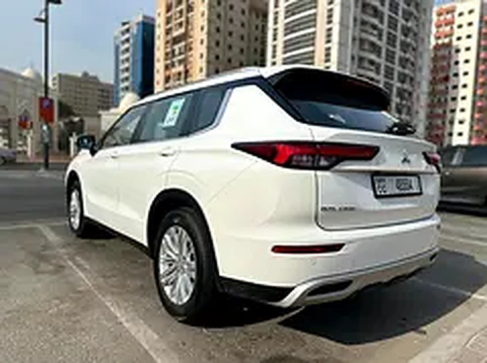 2025 Mitsubishi Outlander for Rent in Al Qusais Industrial 2 photo 5
