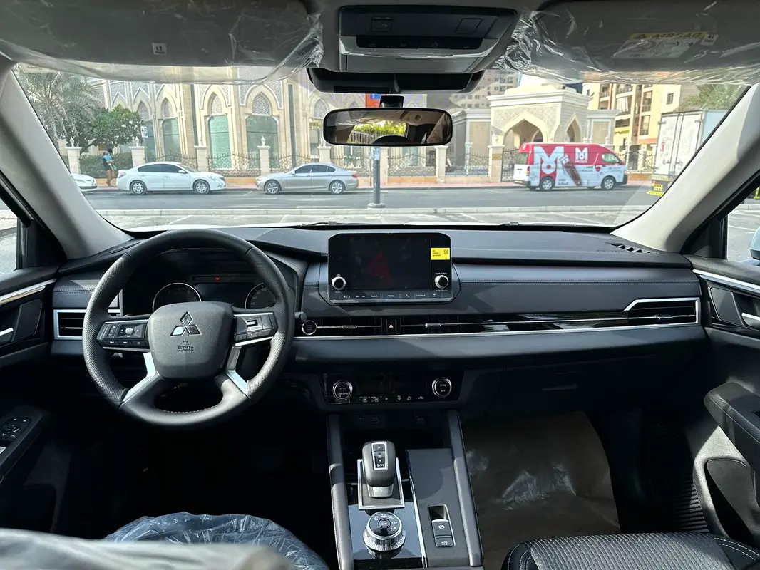 2025 Mitsubishi Outlander for Rent in Al Qusais Industrial 2 photo 8