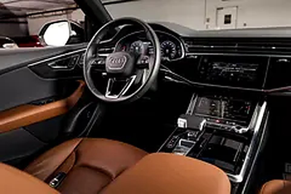 2022 Audi Q8 for Rent in Business Bay photo 5