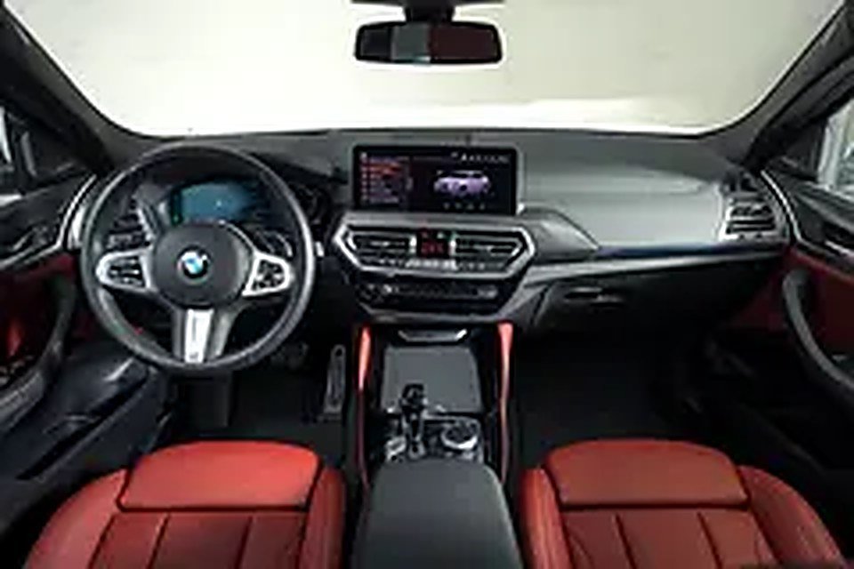2024 BMW X4 for Rent in Business Bay photo 3