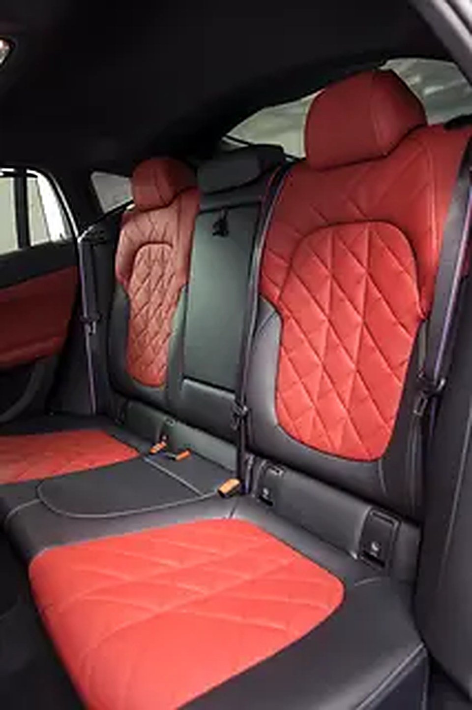 2024 BMW X4 for Rent in Business Bay photo 4