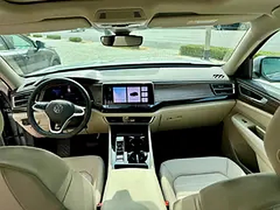 2024 Volkswagen Teramont for Rent in Business Bay photo 3