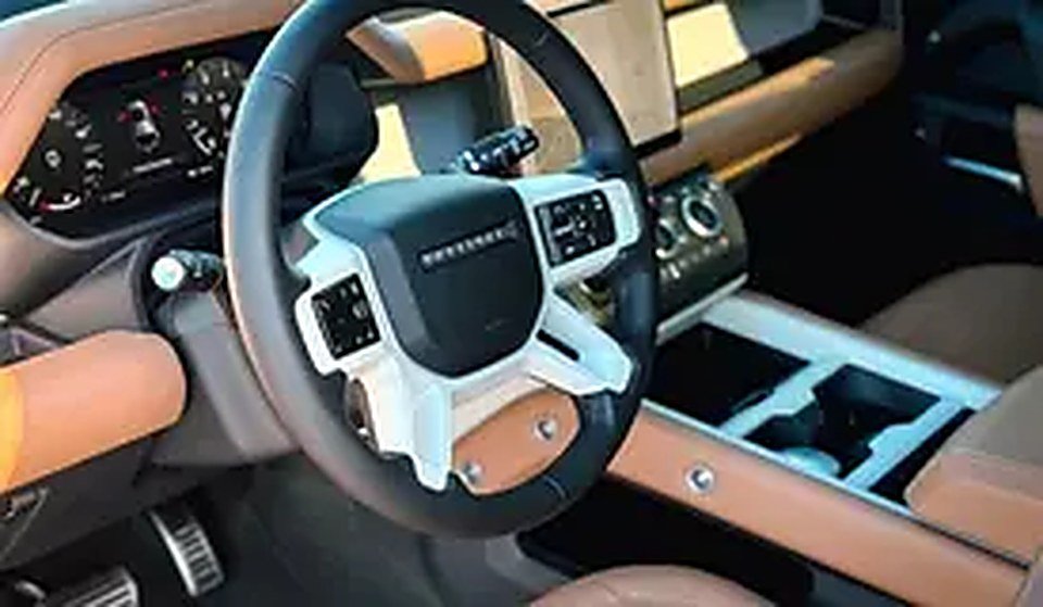 2025 Land Rover Defender for Rent in Central Park photo 2