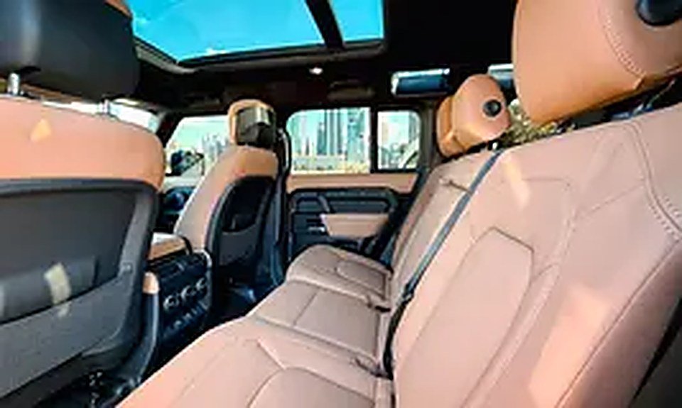 2025 Land Rover Defender for Rent in Central Park photo 5