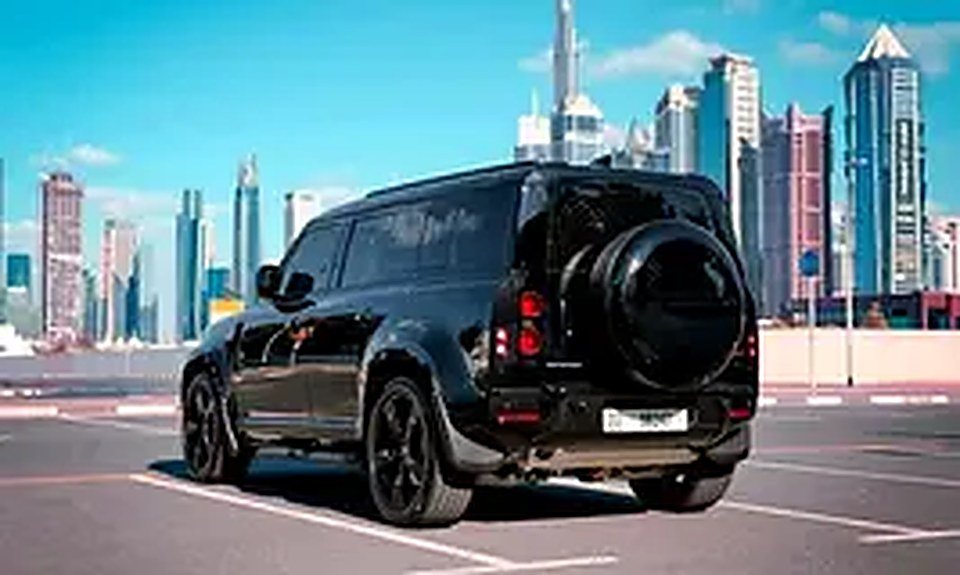 2025 Land Rover Defender for Rent in Central Park photo 6