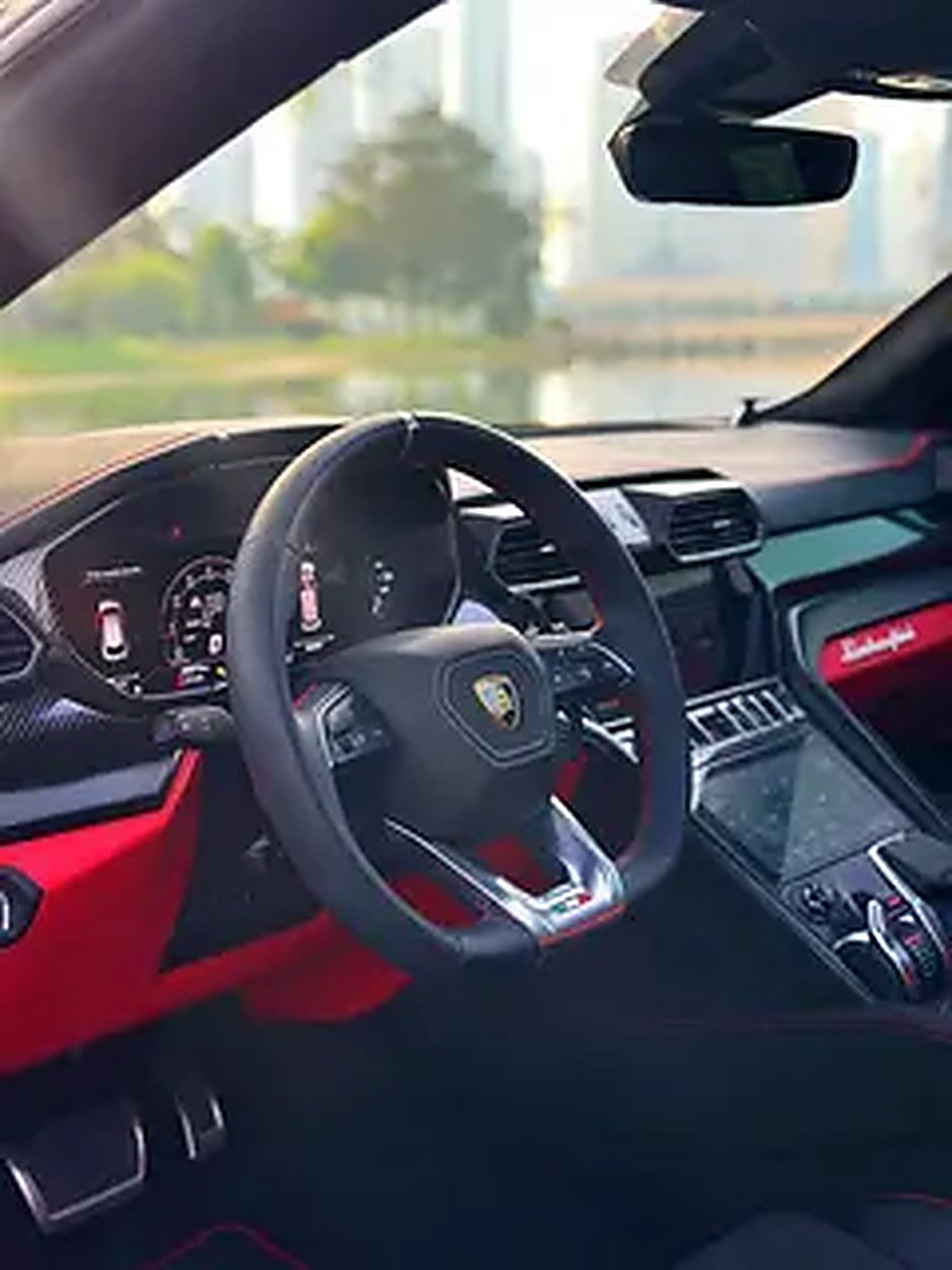 2024 Lamborghini Urus for Rent in Central Park photo 3