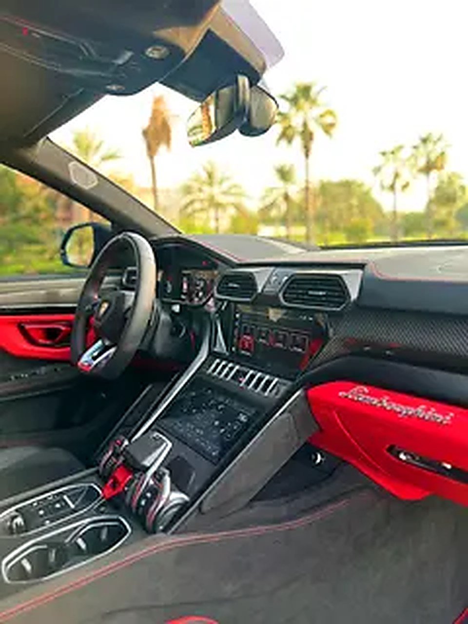 2024 Lamborghini Urus for Rent in Central Park photo 4