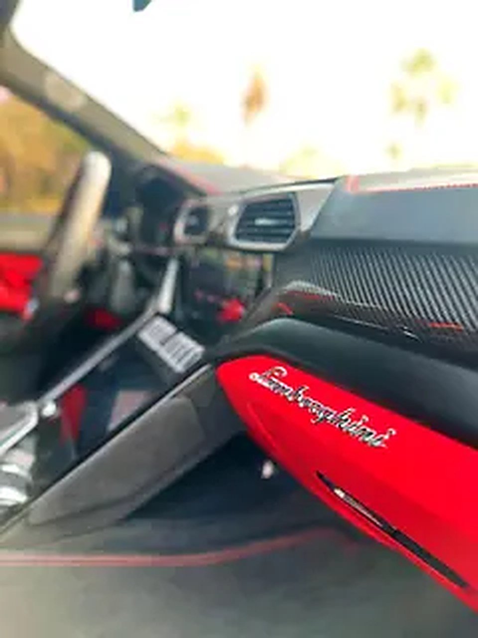 2024 Lamborghini Urus for Rent in Central Park photo 6