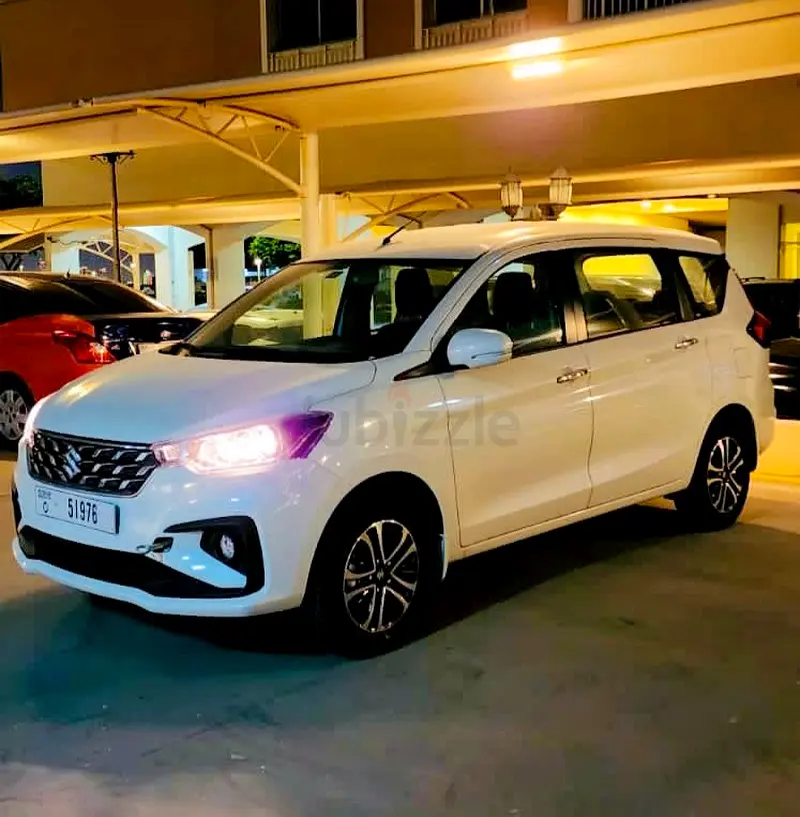 Minivan Seven Seaters,588-/AED Per Week photo 4