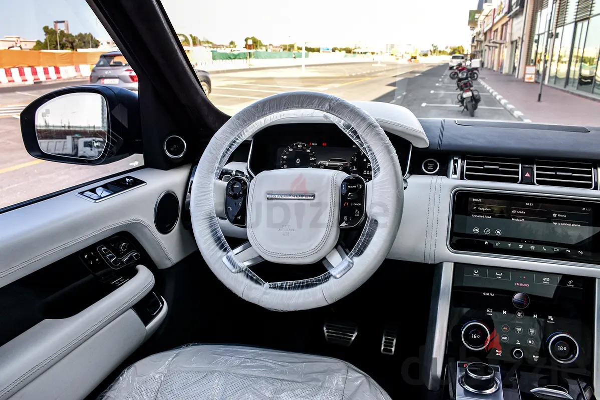 2021 Land Rover Range Rover for Rent in Al Jaddaf photo 8