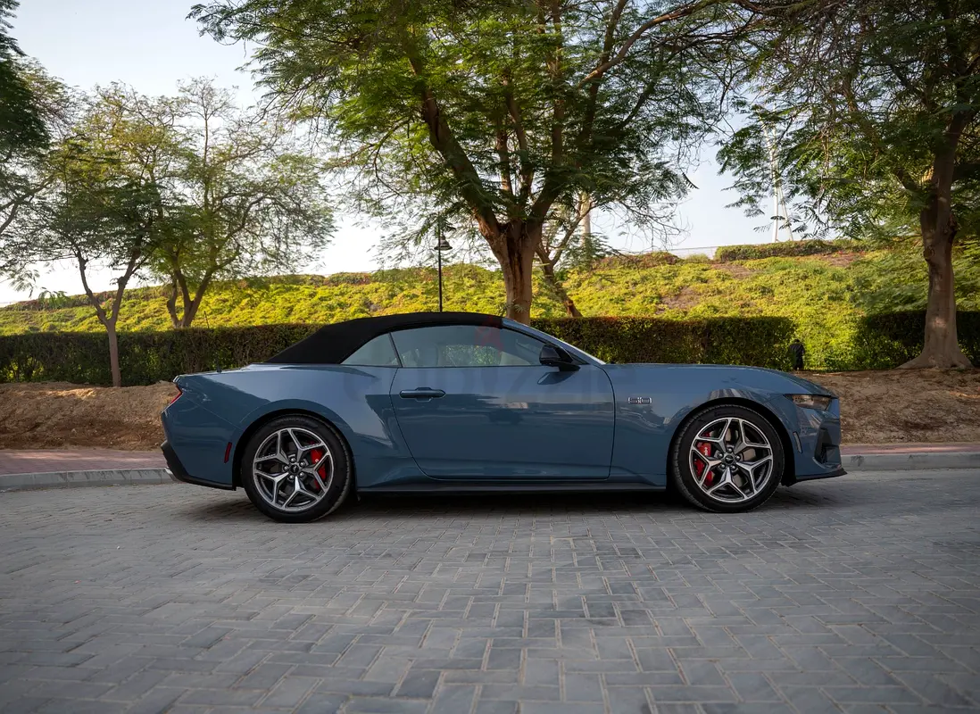 2025 Ford Mustang for Rent in Al Quoz Industrial Area 3 photo 9