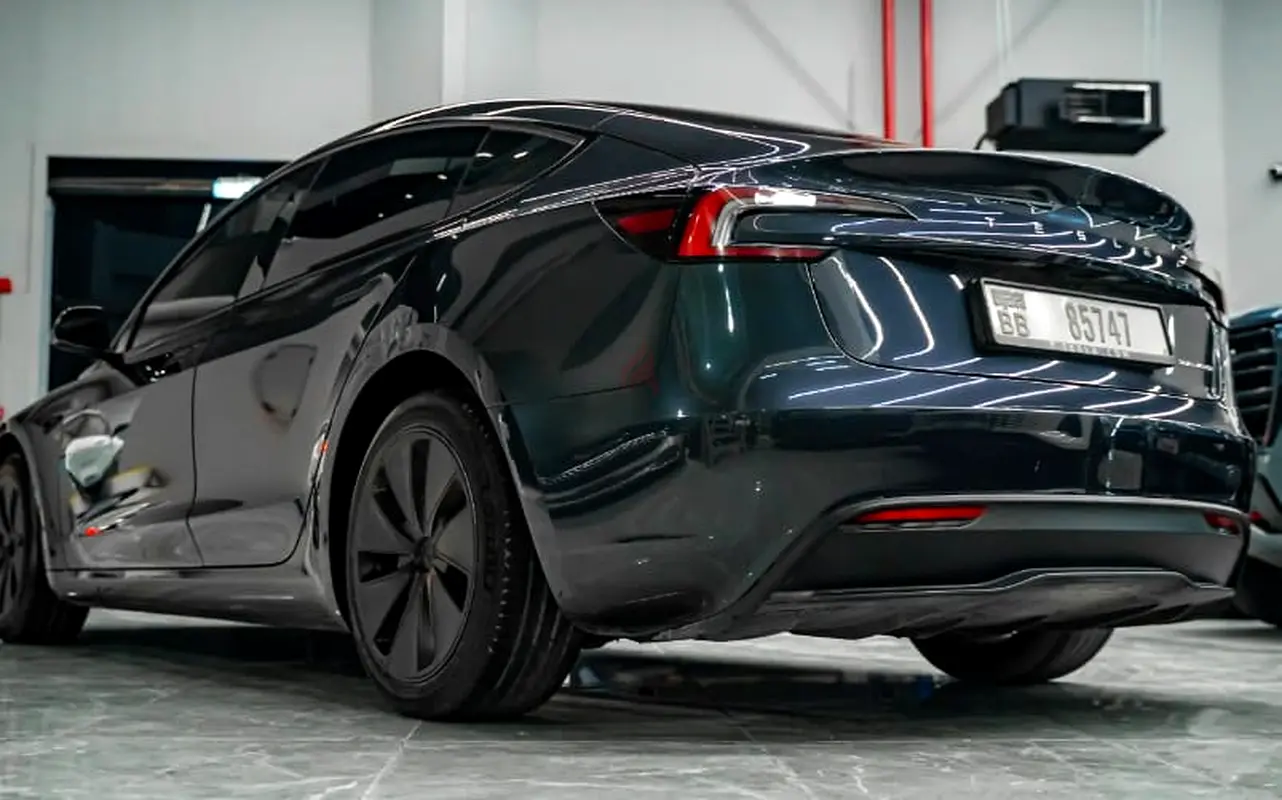 tesla model 3 long range photo 2