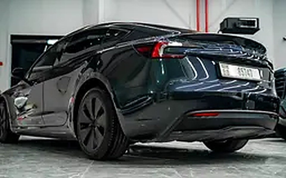 tesla model 3 long range photo 2