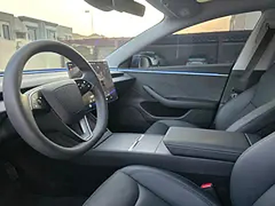 tesla model 3 long range photo 6