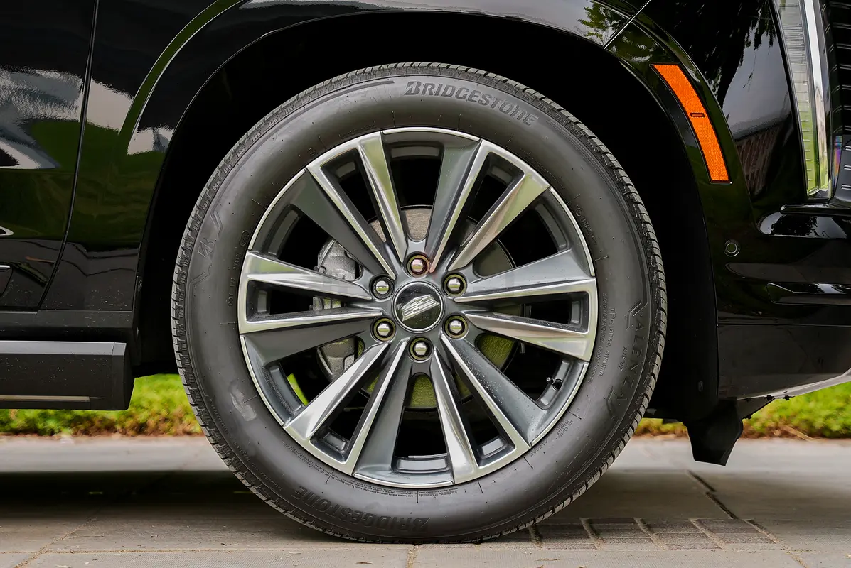 2025 Cadillac Escalade for Rent in Business Bay photo 4