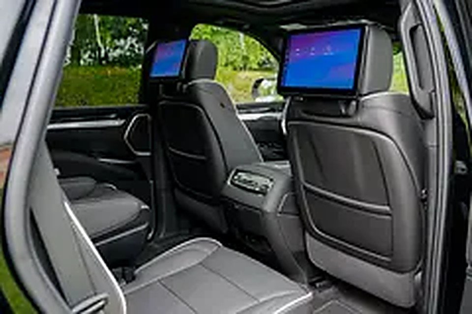 2025 Cadillac Escalade for Rent in Business Bay photo 6