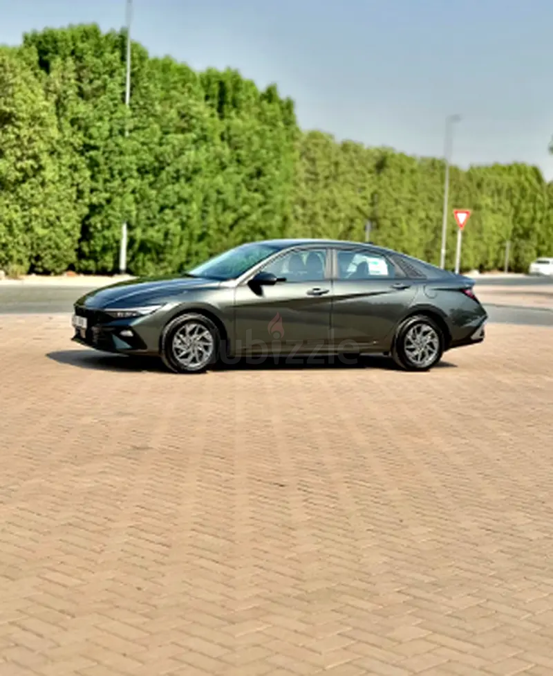 2025 Hyundai Elantra for Rent in JVC District 13 photo 4