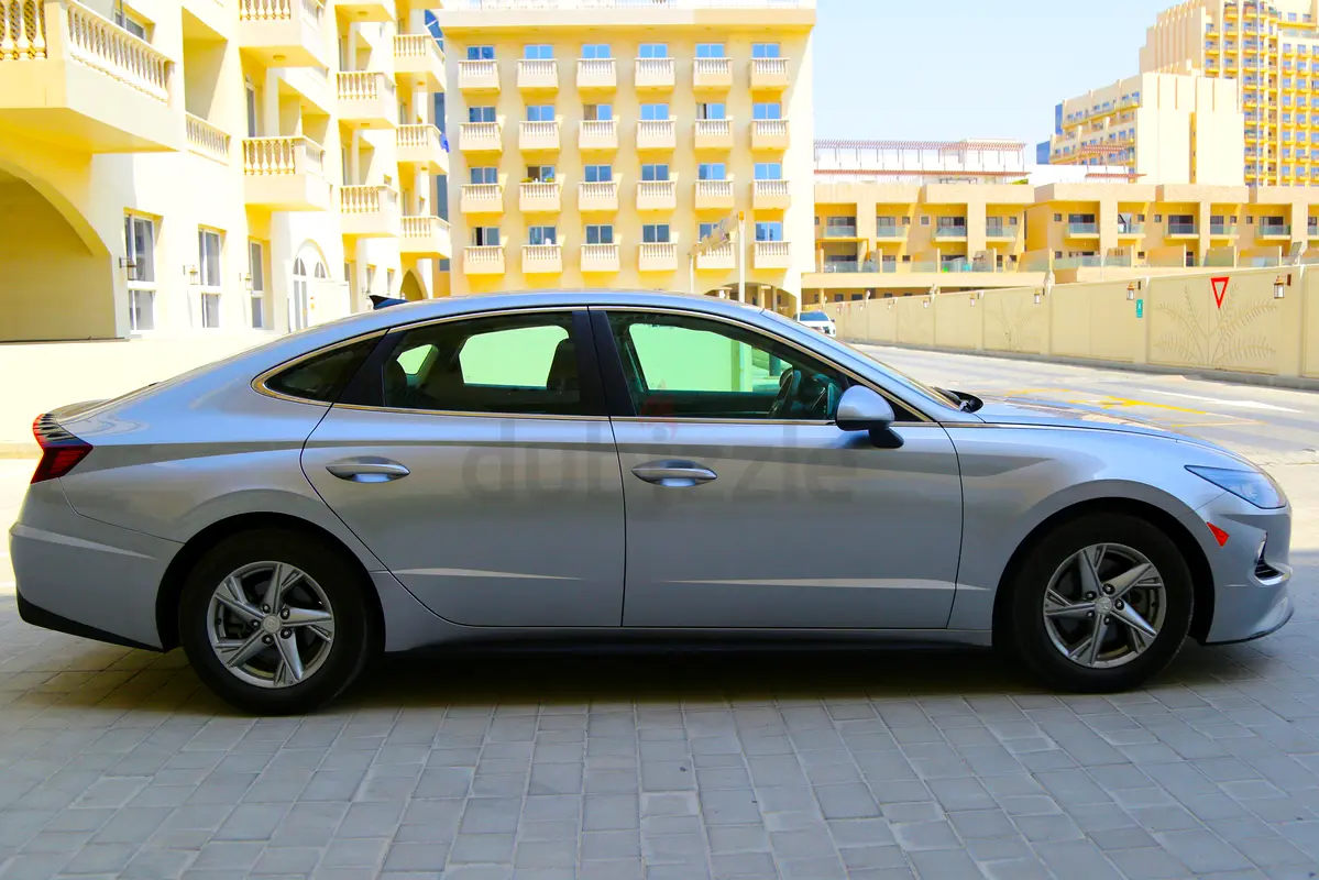 2021 Hyundai Sonata for Rent in JVC District 11 photo 3