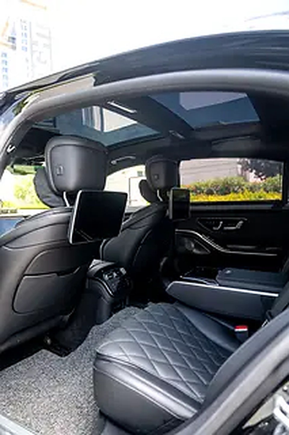 2024 Mercedes-Benz S-Class for Rent in Dubai Marina photo 3