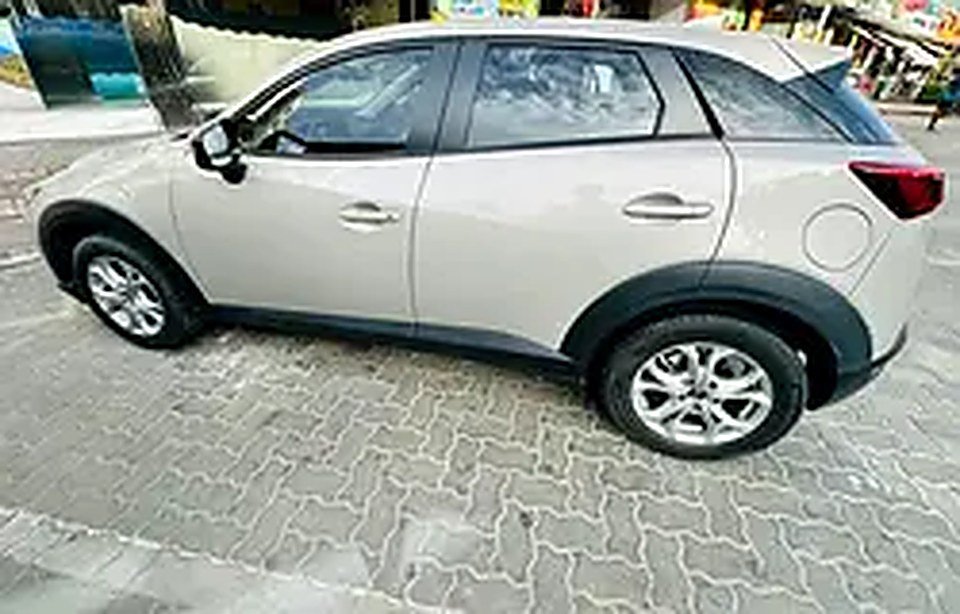 2023 Mazda CX-3 for Rent in Deira photo 5