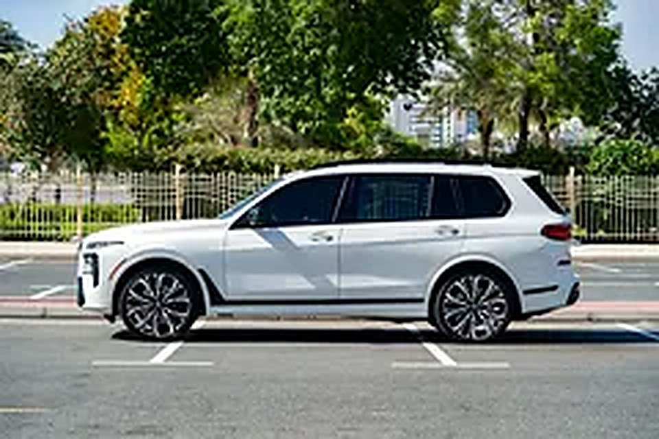 2025 BMW X7 for Rent in Al Barsha 1 photo 3