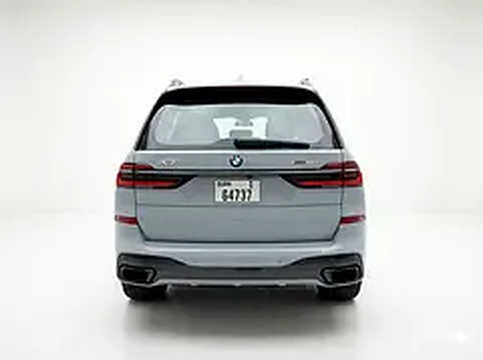 2025 BMW X7 for Rent in Business Bay photo 6