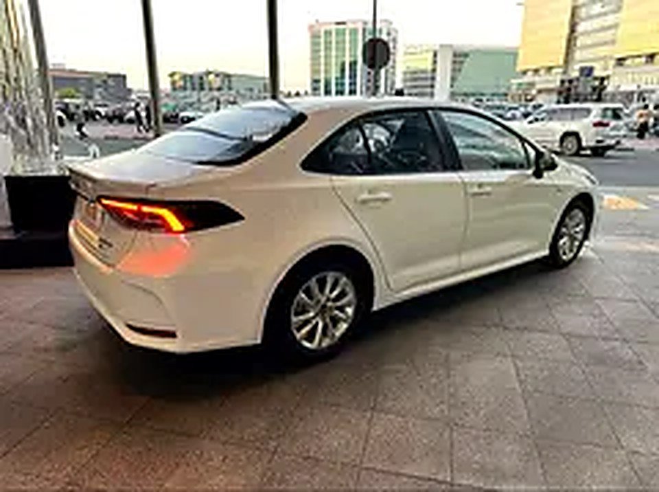 2025 Toyota Corolla for Rent in Business Bay (White, Automatic, 5 Seater, SPORT DRIVE) photo 6