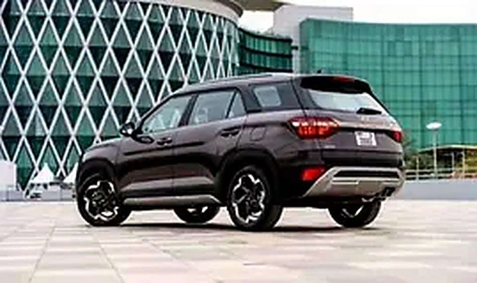 2022 Hyundai Grand Creta for Rent in Al Garhoud photo 4