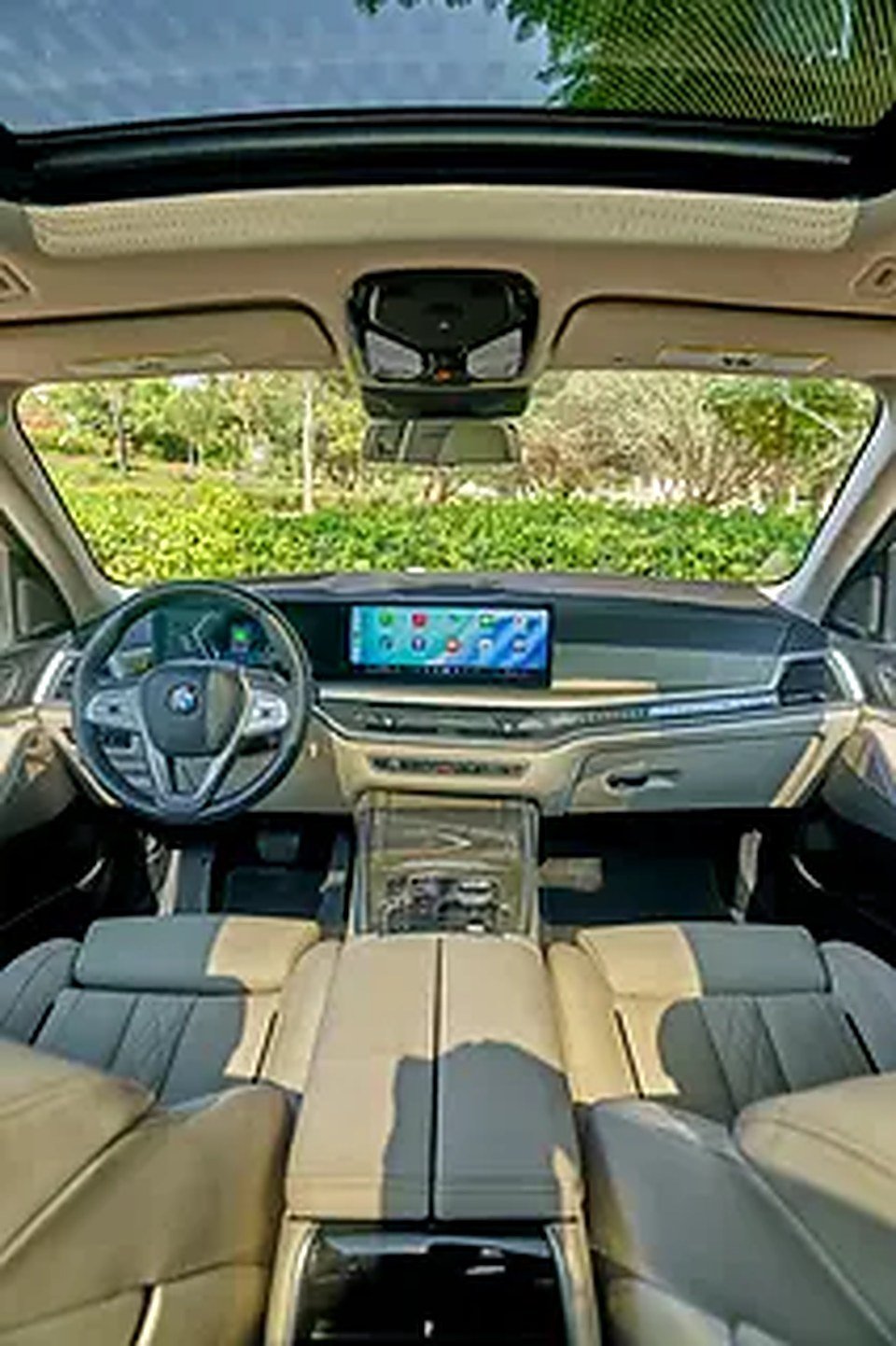 2024 BMW X7 for Rent in Palm Jumeirah photo 5